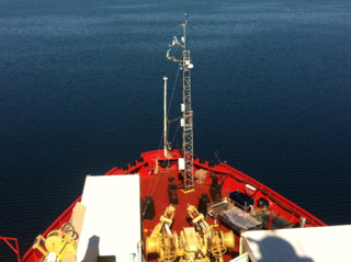 Fig.1: The meteorological tower set up on the foredeck of the icebreaker. Credit: Tim Papakyriakou